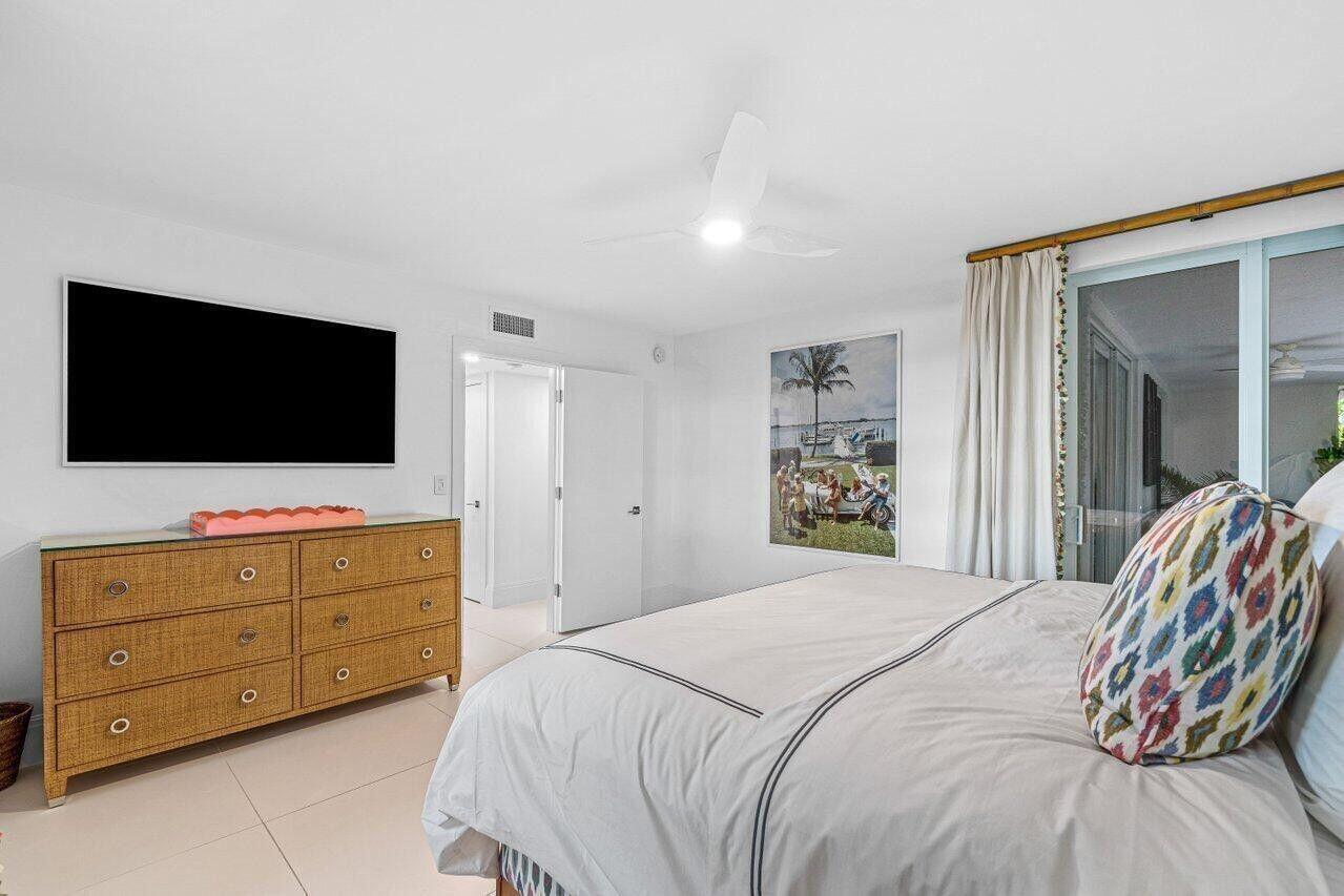 VILLA DEL SUR APTS - Residential Lease