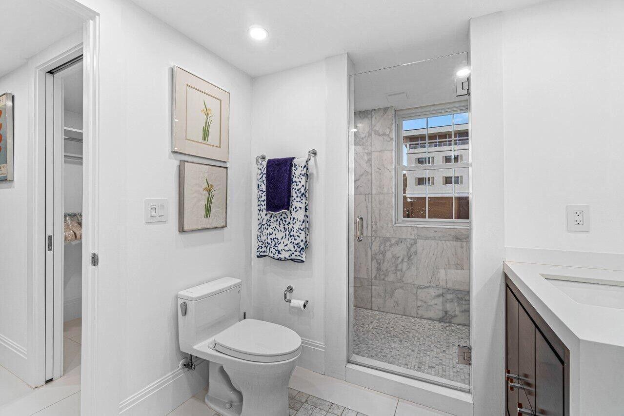 VILLA DEL SUR APTS - Residential Lease