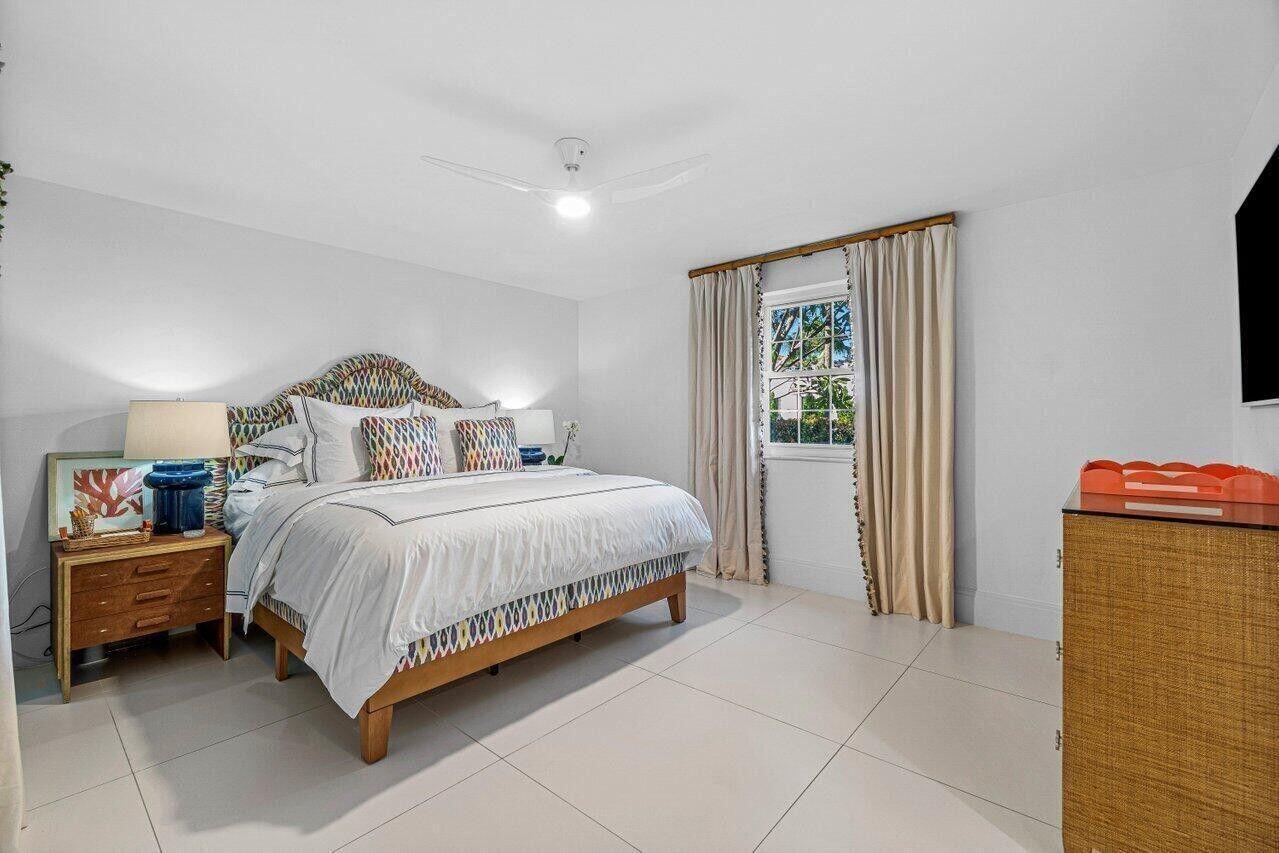 VILLA DEL SUR APTS - Residential Lease