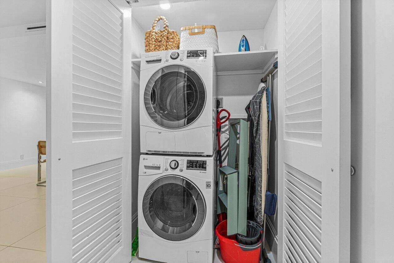 VILLA DEL SUR APTS - Residential Lease