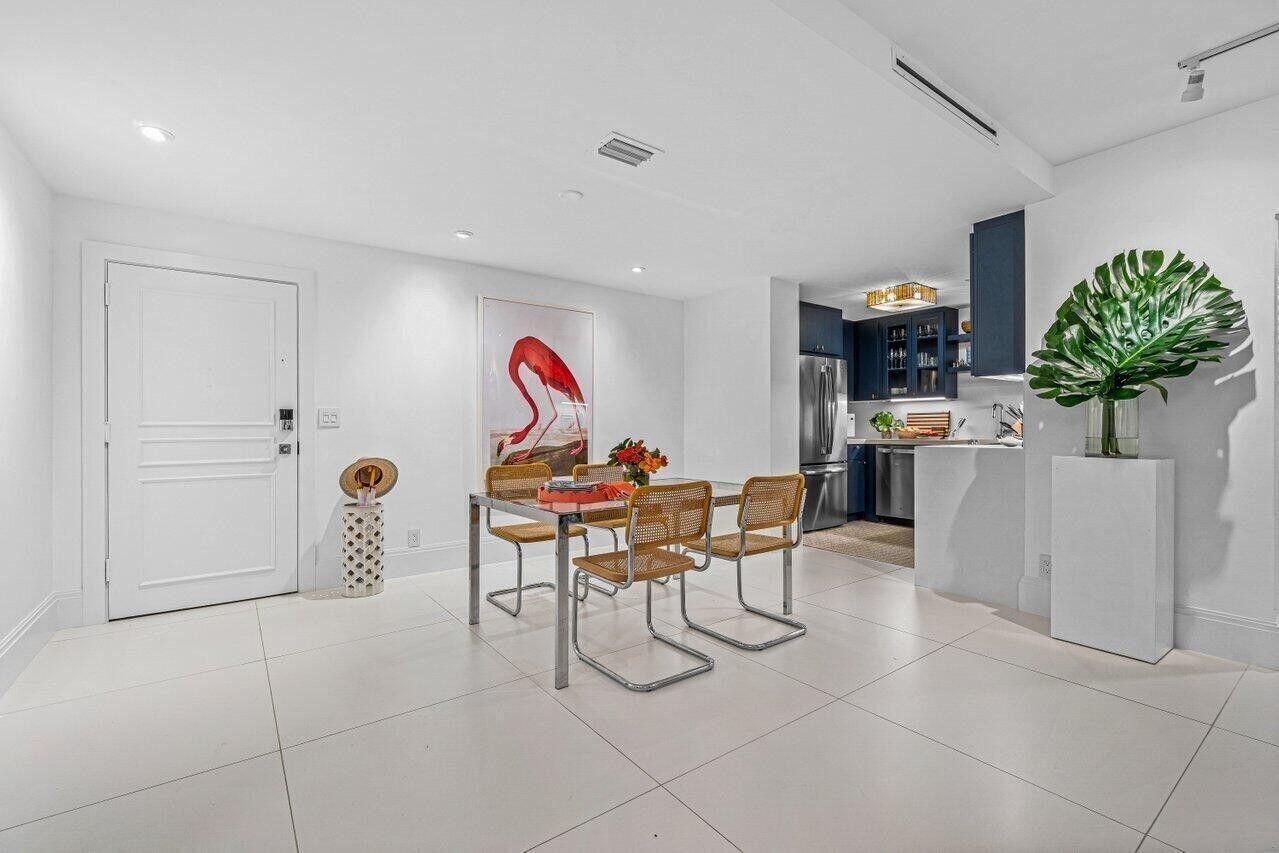 VILLA DEL SUR APTS - Residential Lease