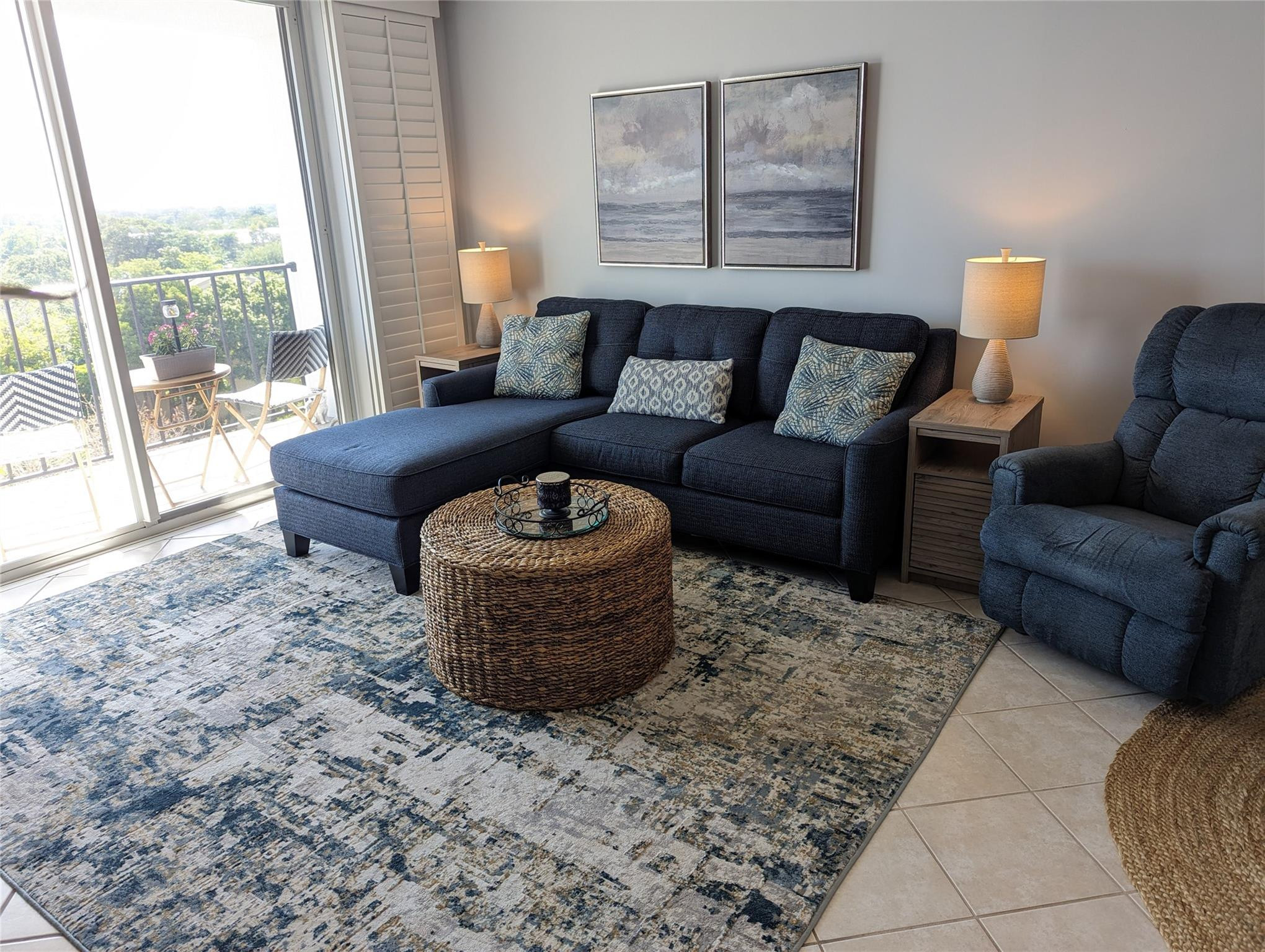 DRAKE TOWER CONDO - Residential