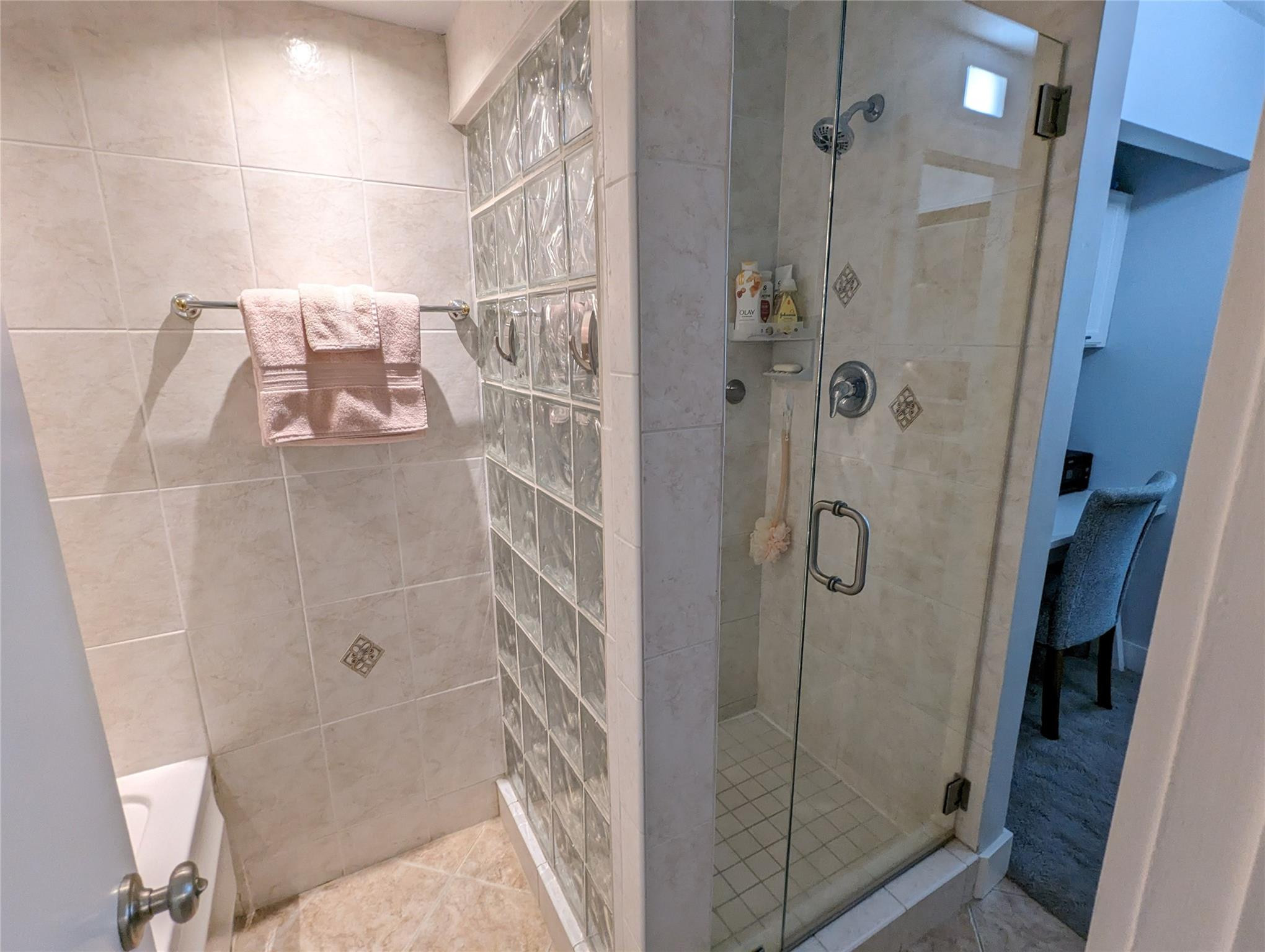 DRAKE TOWER CONDO - Residential