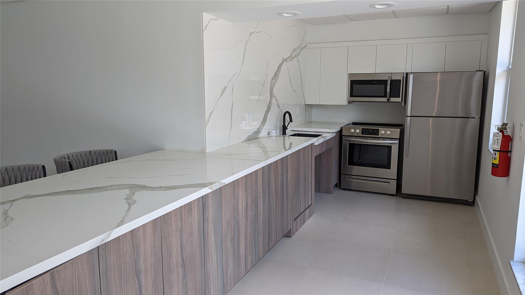 DRAKE TOWER CONDO - Residential