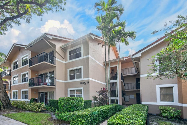8741 WILES RD APT 305, CORAL SPRINGS, FL 33067 - Image dcf51e15e3a4573fca32aee60804eabc/2054951579