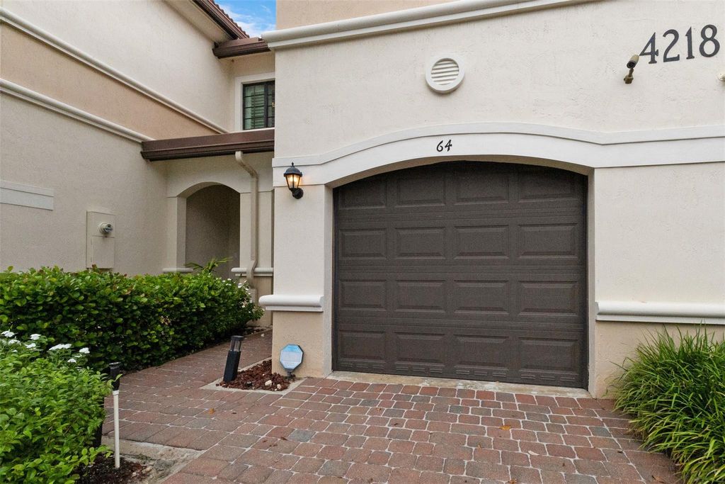 Photo of 4218 N Dixie Highway #64, Oakland Park, FL 33334 (MLS # F10527420)