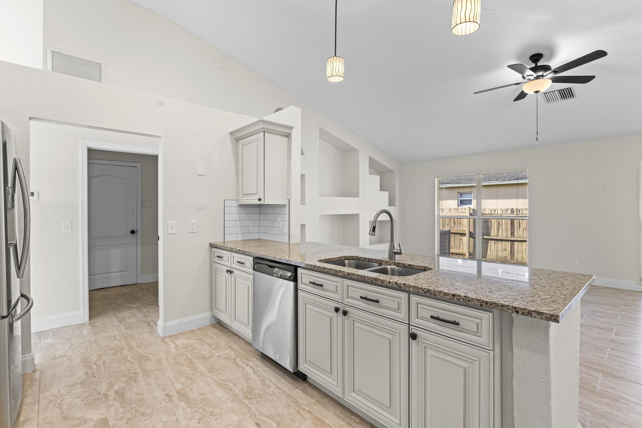 PORT ST LUCIE SECTION 18 - Residential Lease