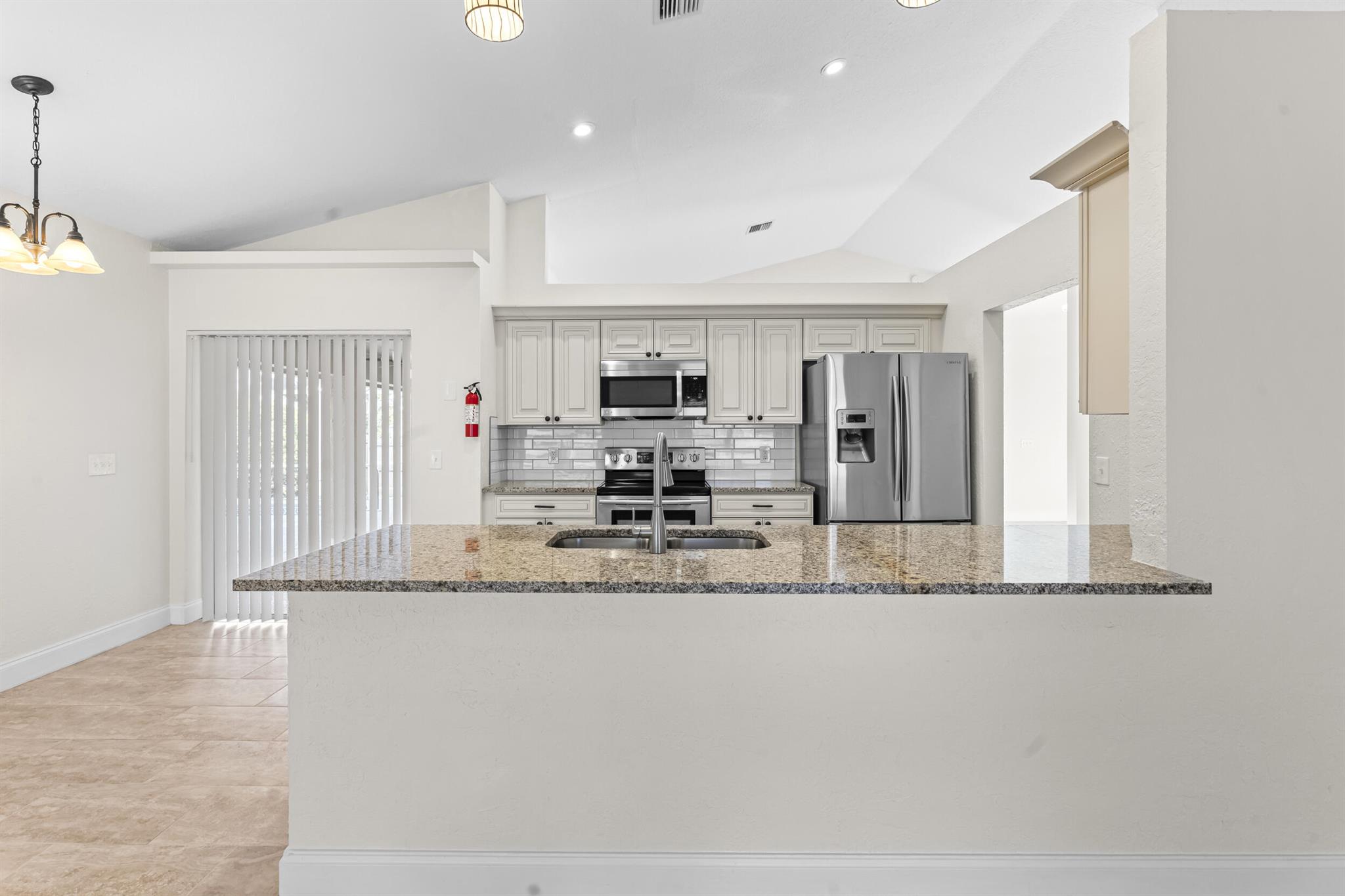 PORT ST LUCIE SECTION 18 - Residential Lease