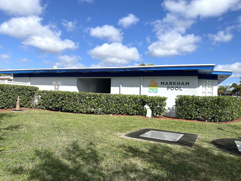 Photo of 417 Markham S, Deerfield Beach, FL 33442 (MLS # R11124147)