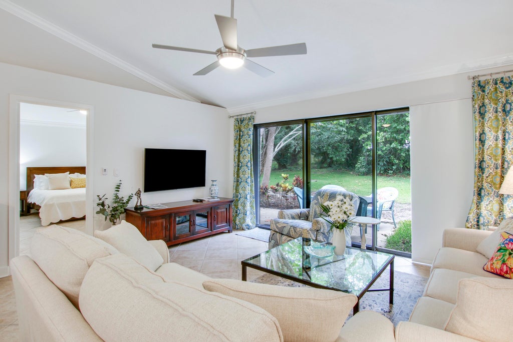 Photo of 824 Club Drive, Palm Beach Gardens, FL 33418 (MLS # B26092803)