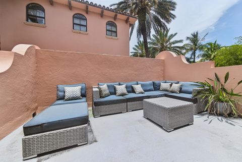 Tiny photo for 31 SE 10th Avenue, Fort Lauderdale, FL 33301 (MLS # B26046775)