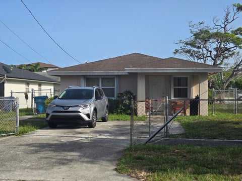 Property photo of 140 Ne 8th Avenue, Boynton Beach, FL 33435