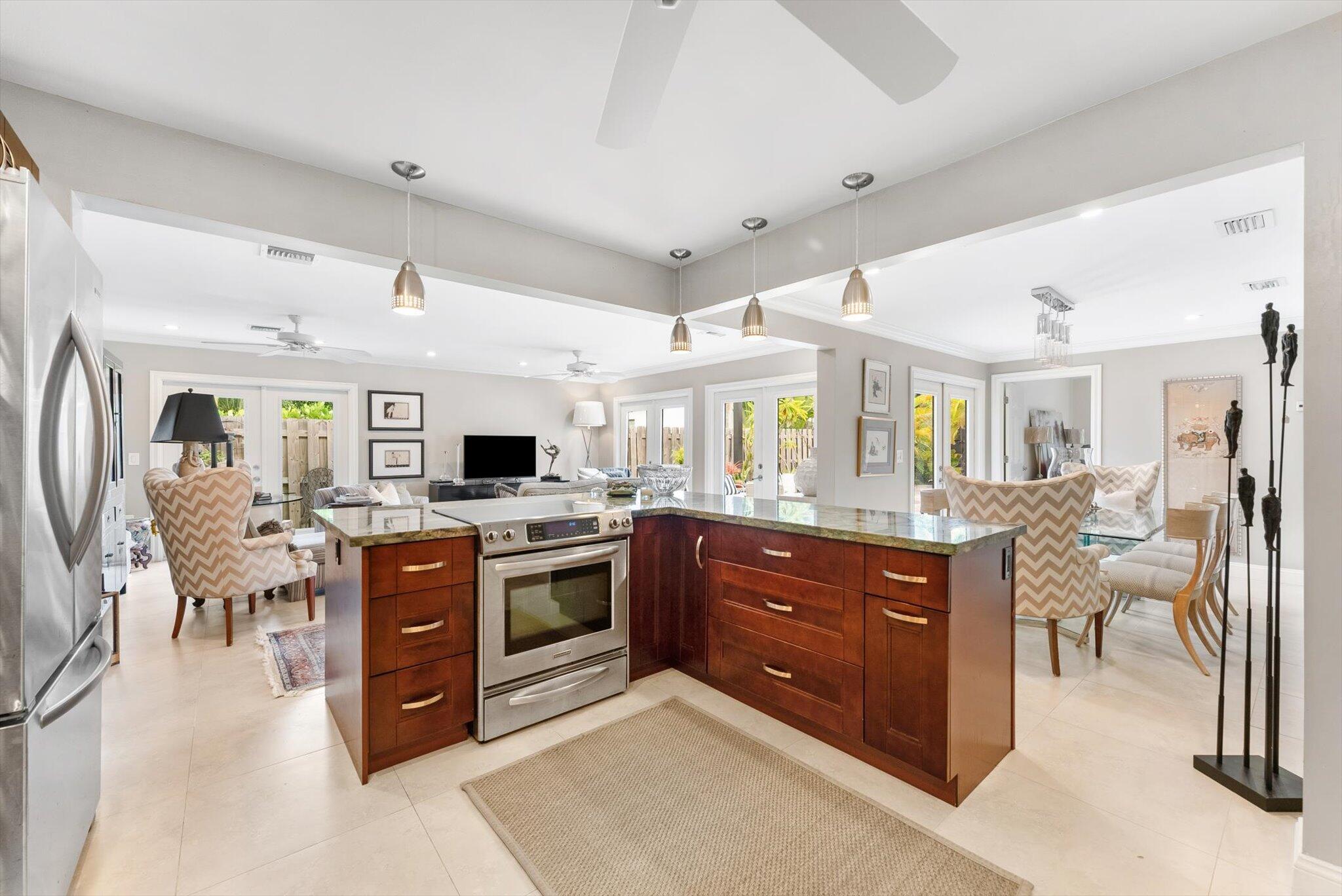 1715 N Ocean Breeze