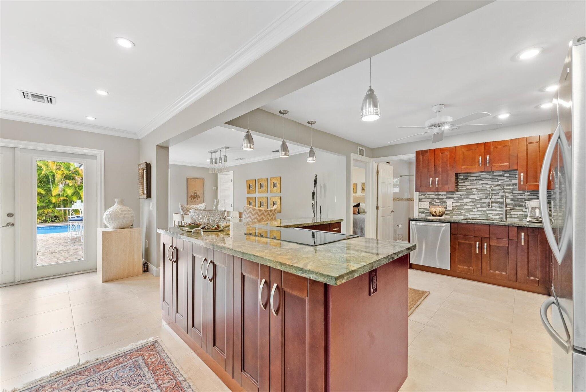 1715 N Ocean Breeze