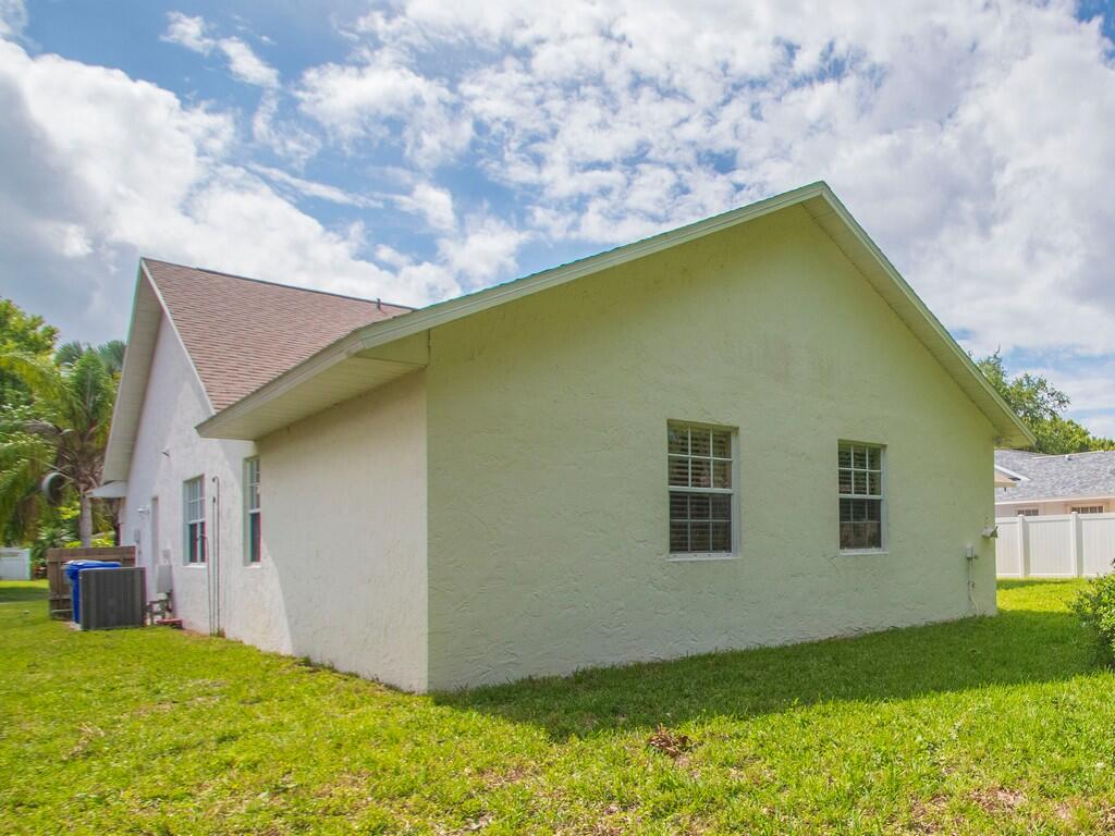 LAUREL COURT - Residential