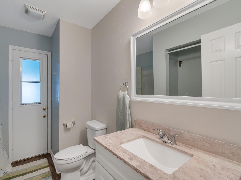 LAUREL COURT - Residential