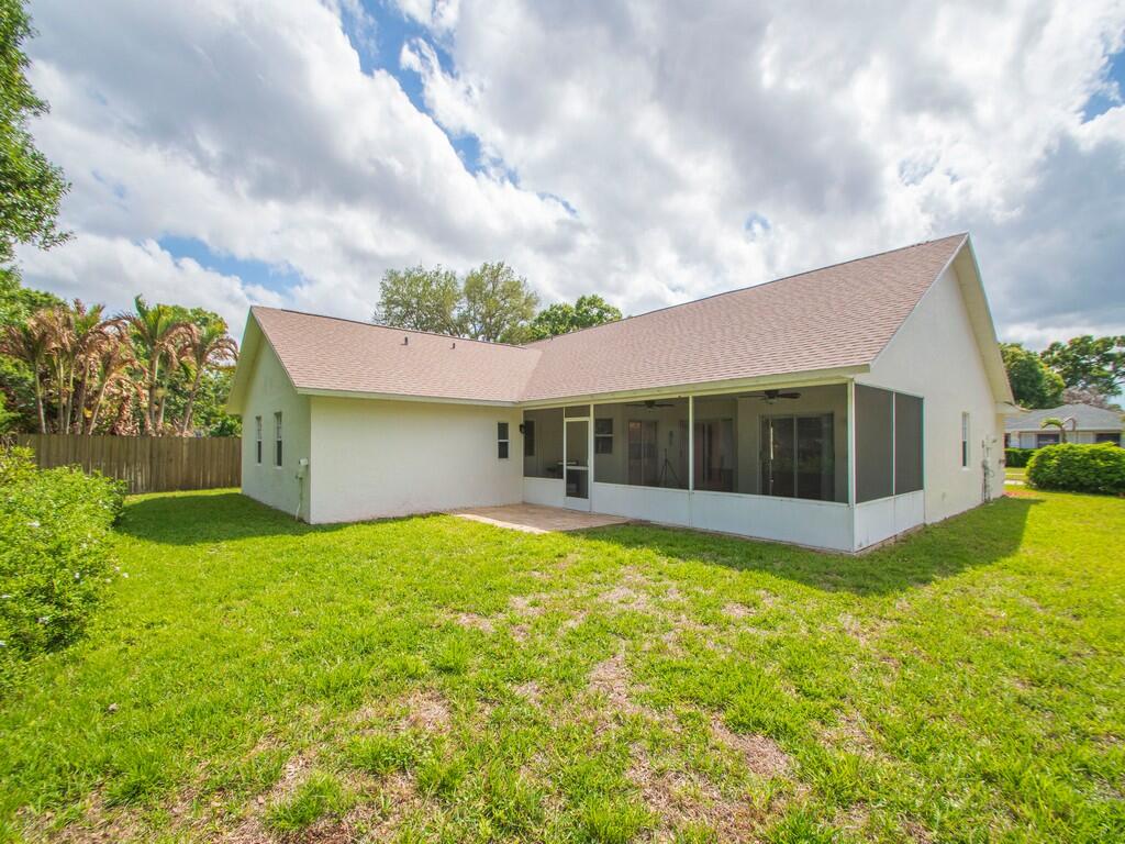 LAUREL COURT - Residential