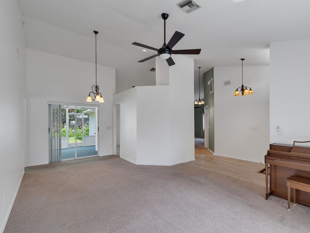 LAUREL COURT - Residential