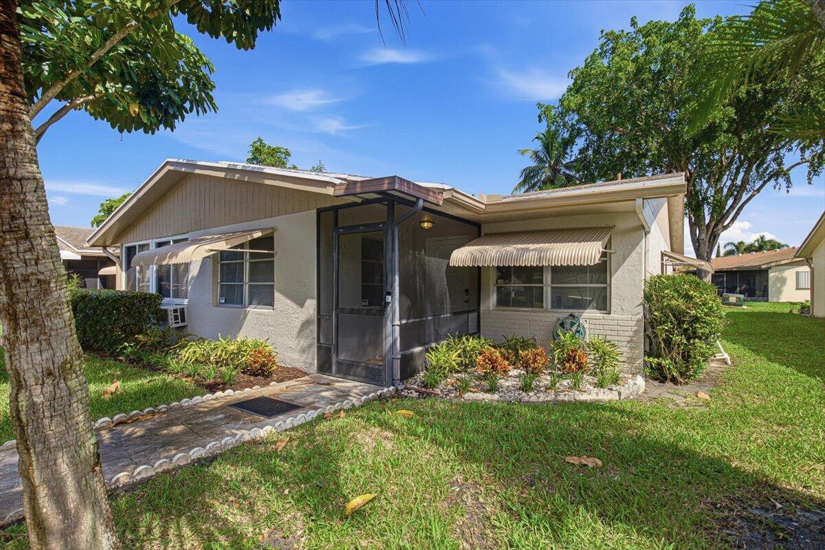 6069 LA PALMA Lane