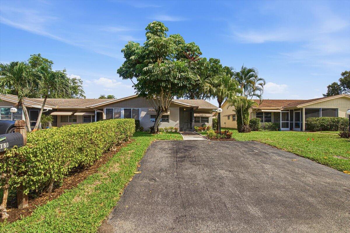 6069 LA PALMA Lane