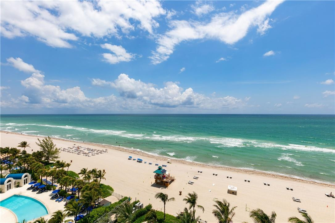 PORSCHE DESIGN TOWER - Residential