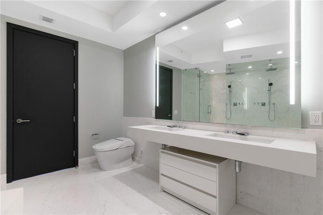 PORSCHE DESIGN TOWER - Residential