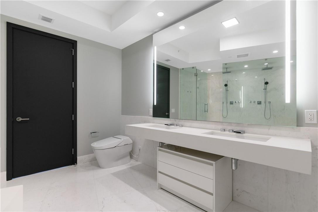 PORSCHE DESIGN TOWER - Residential