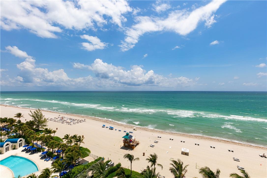 PORSCHE DESIGN TOWER - Residential