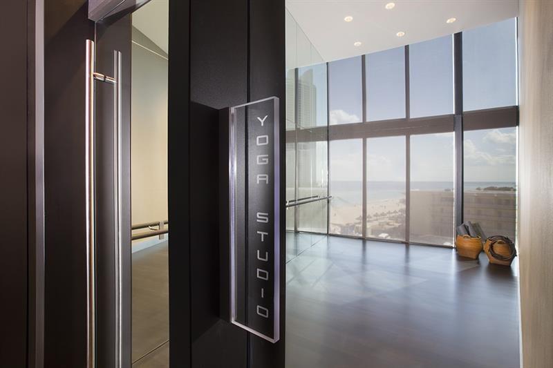 PORSCHE DESIGN TOWER - Residential