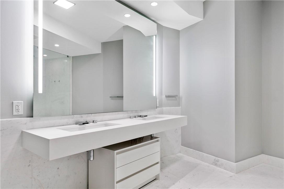 PORSCHE DESIGN TOWER - Residential