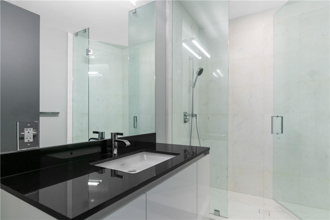 PORSCHE DESIGN TOWER - Residential