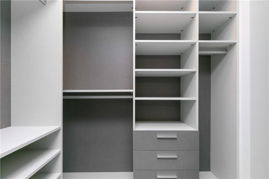 PORSCHE DESIGN TOWER - Residential