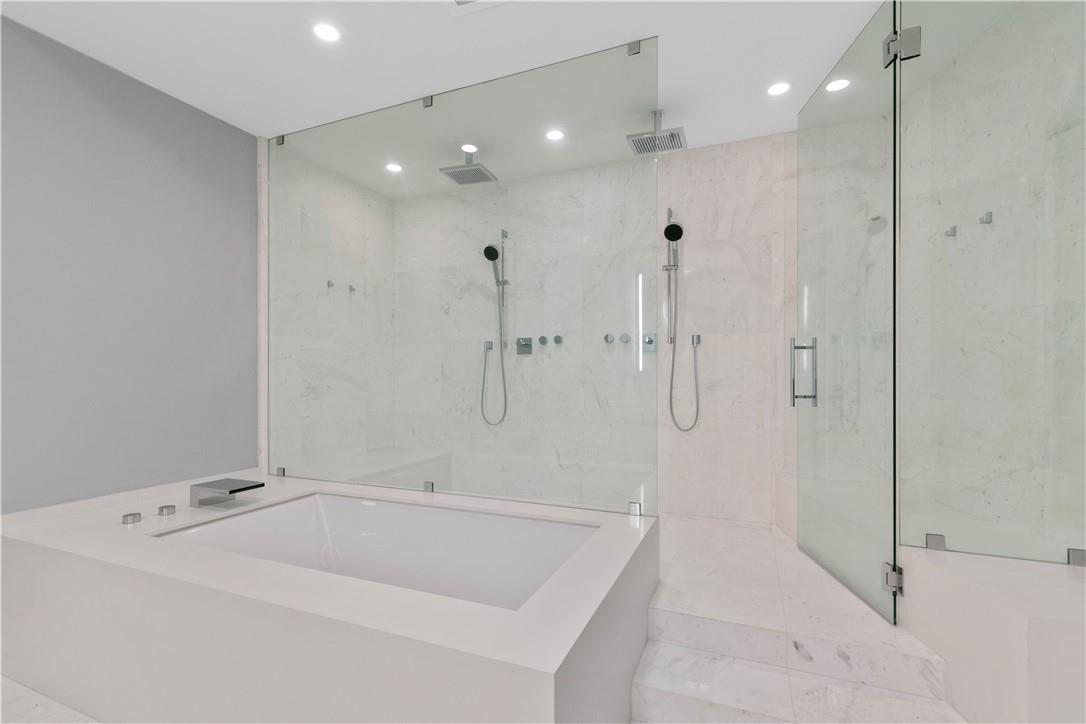 PORSCHE DESIGN TOWER - Residential