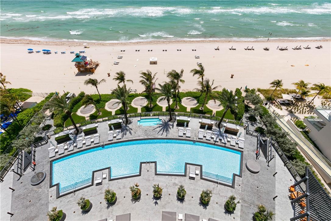 PORSCHE DESIGN TOWER - Residential