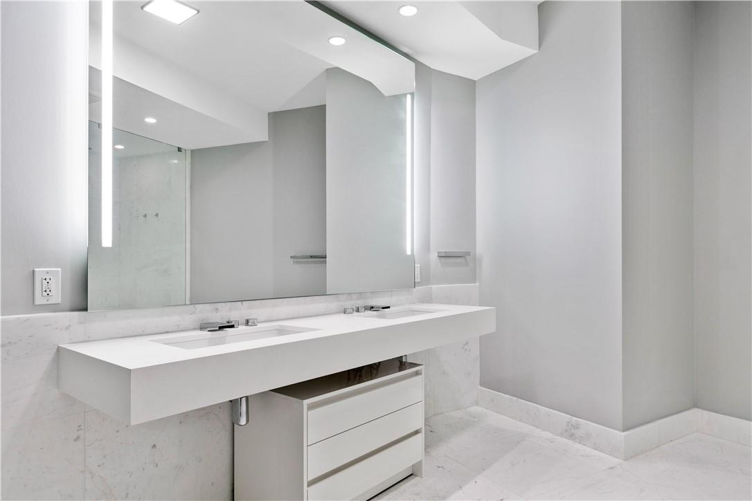 PORSCHE DESIGN TOWER - Residential