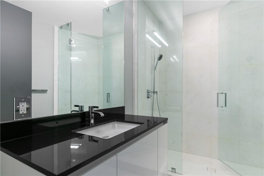 PORSCHE DESIGN TOWER - Residential