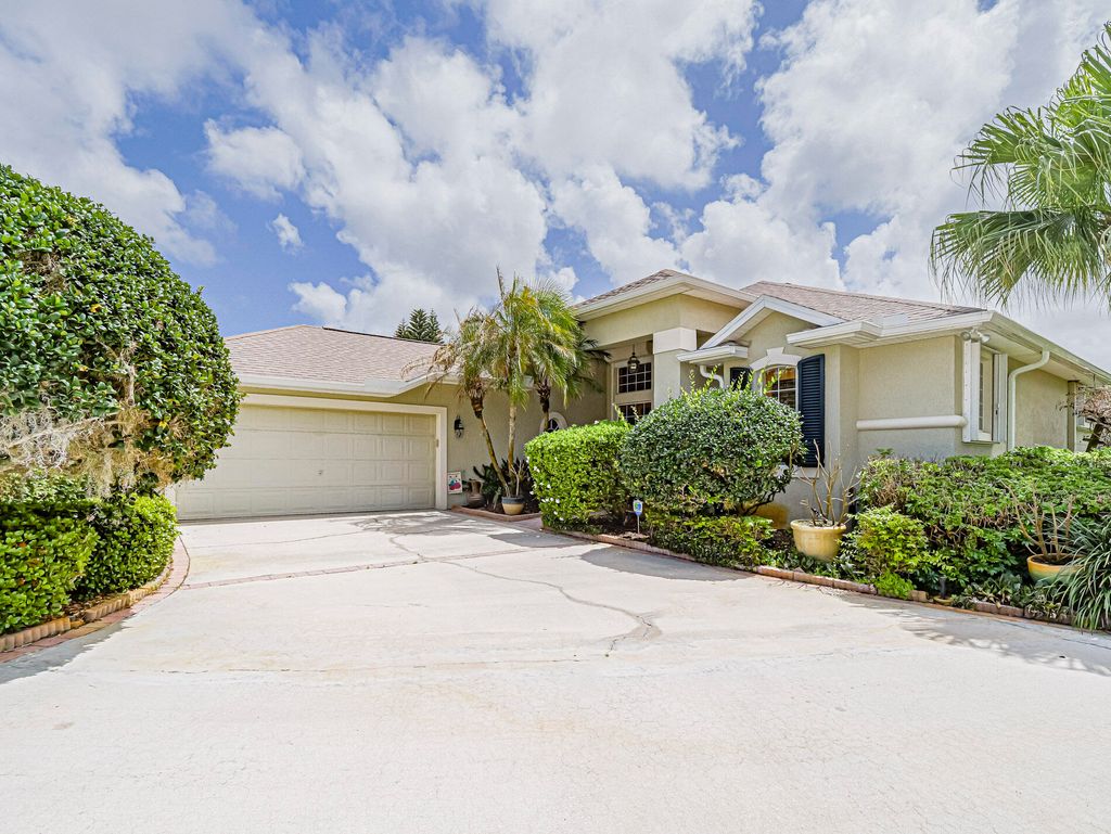 Photo of 709 Brush Foot Drive, Sebastian, FL 32958 (MLS # B26011297)