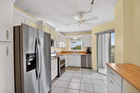 Tiny photo for 3871 Via Poinciana #404, Lake Worth, FL 33467 (MLS # R11159520)