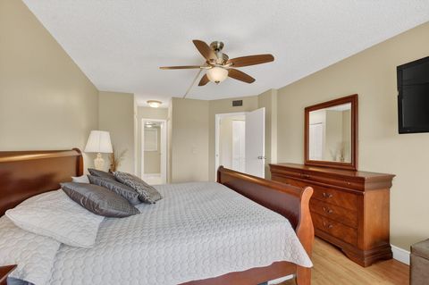 Tiny photo for 3871 Via Poinciana #404, Lake Worth, FL 33467 (MLS # R11159520)