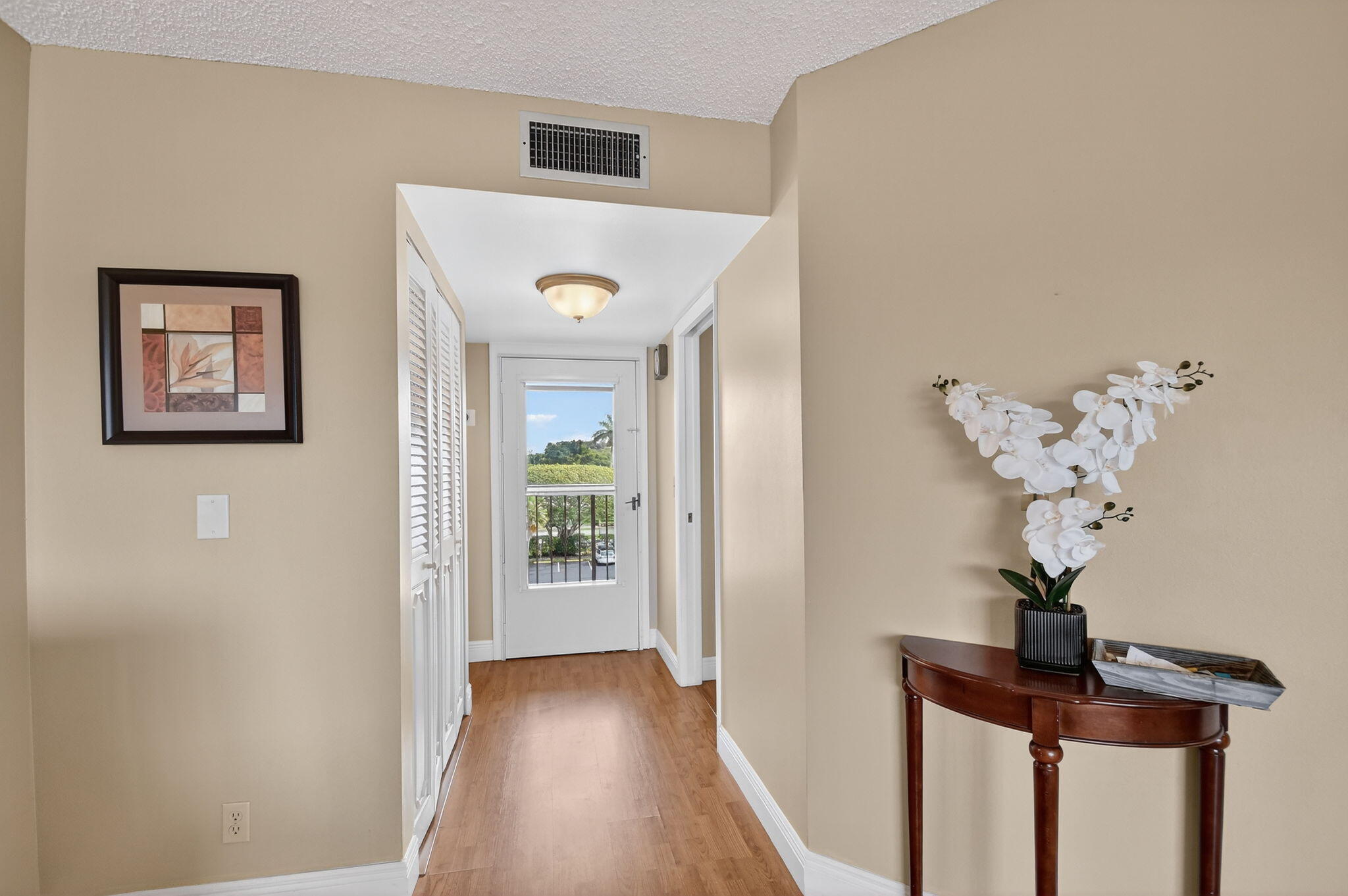 3871 Via Poinciana 404