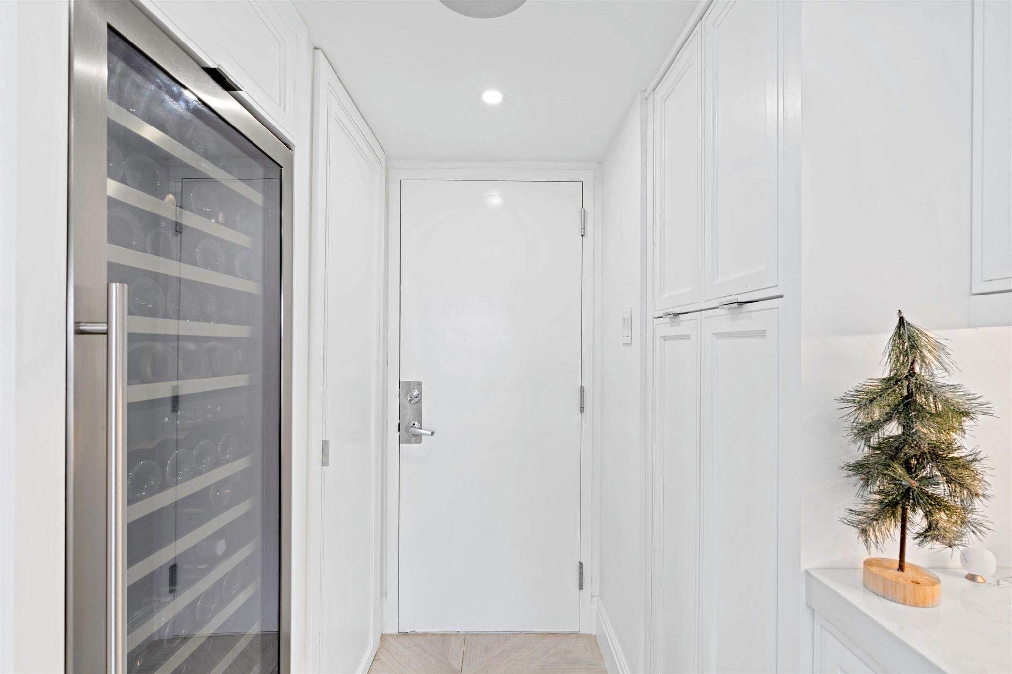 WATERVIEW TOWERS CONDO - Residential