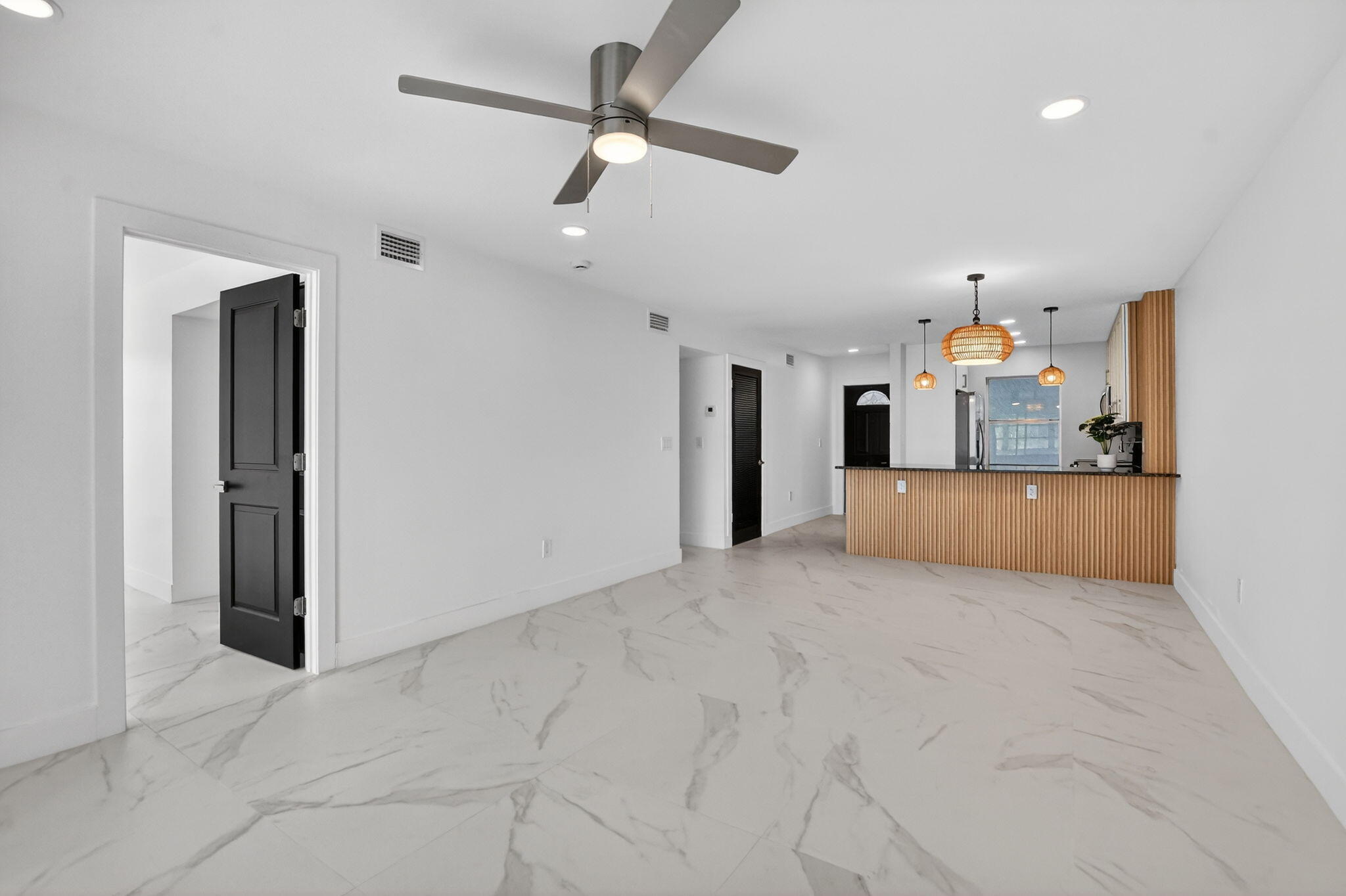 SANDALFOOT SOUTH ONE CONDO PT OF LTS 12, 33 AND 34 - Residential