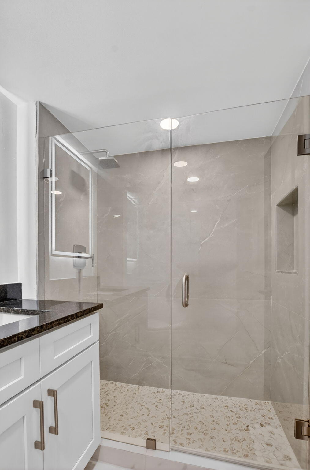 SANDALFOOT SOUTH ONE CONDO PT OF LTS 12, 33 AND 34 - Residential