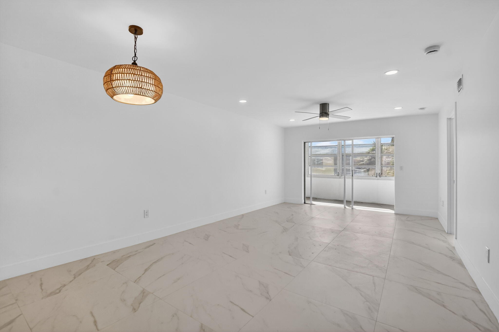 SANDALFOOT SOUTH ONE CONDO PT OF LTS 12, 33 AND 34 - Residential