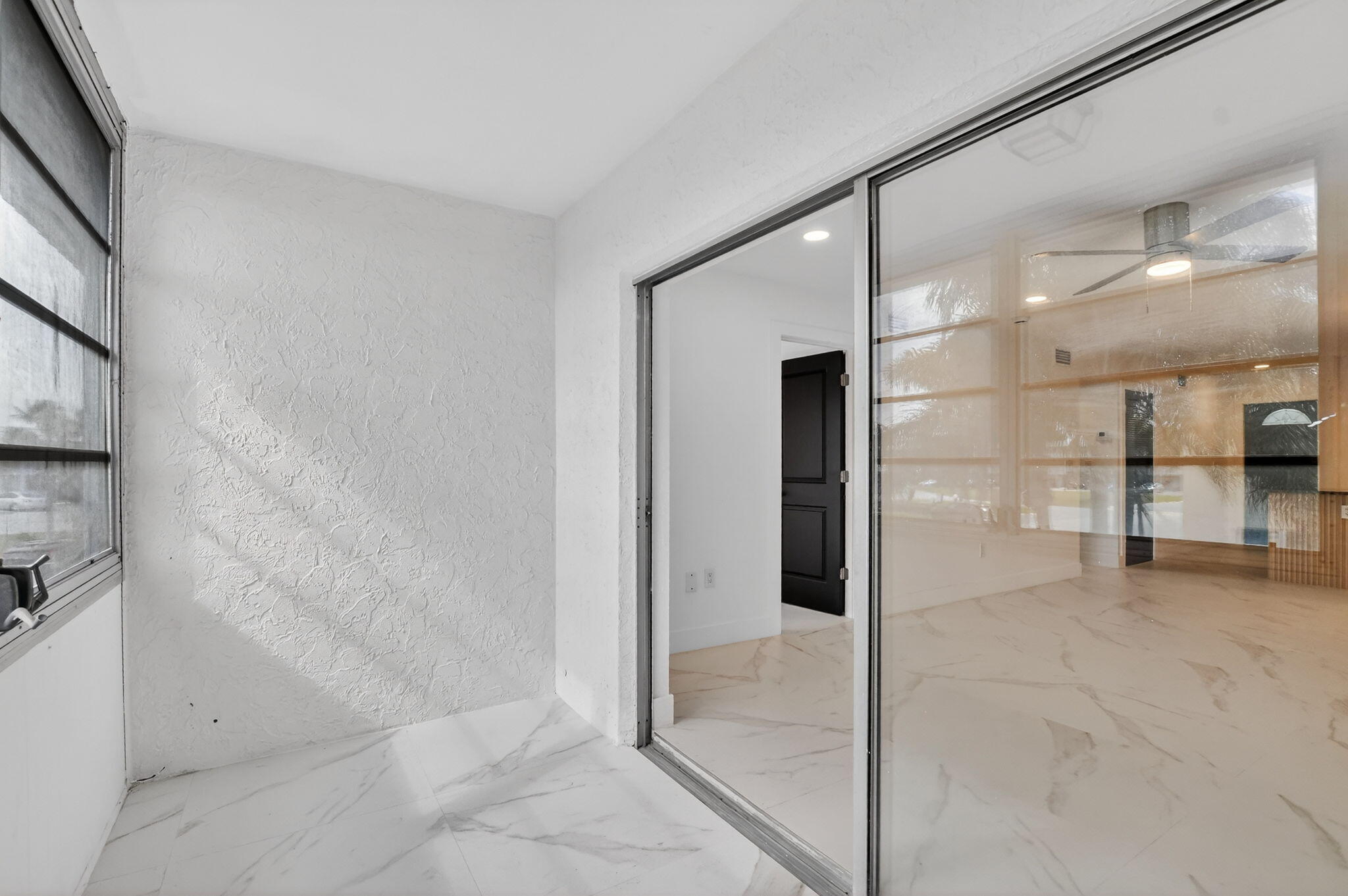 SANDALFOOT SOUTH ONE CONDO PT OF LTS 12, 33 AND 34 - Residential