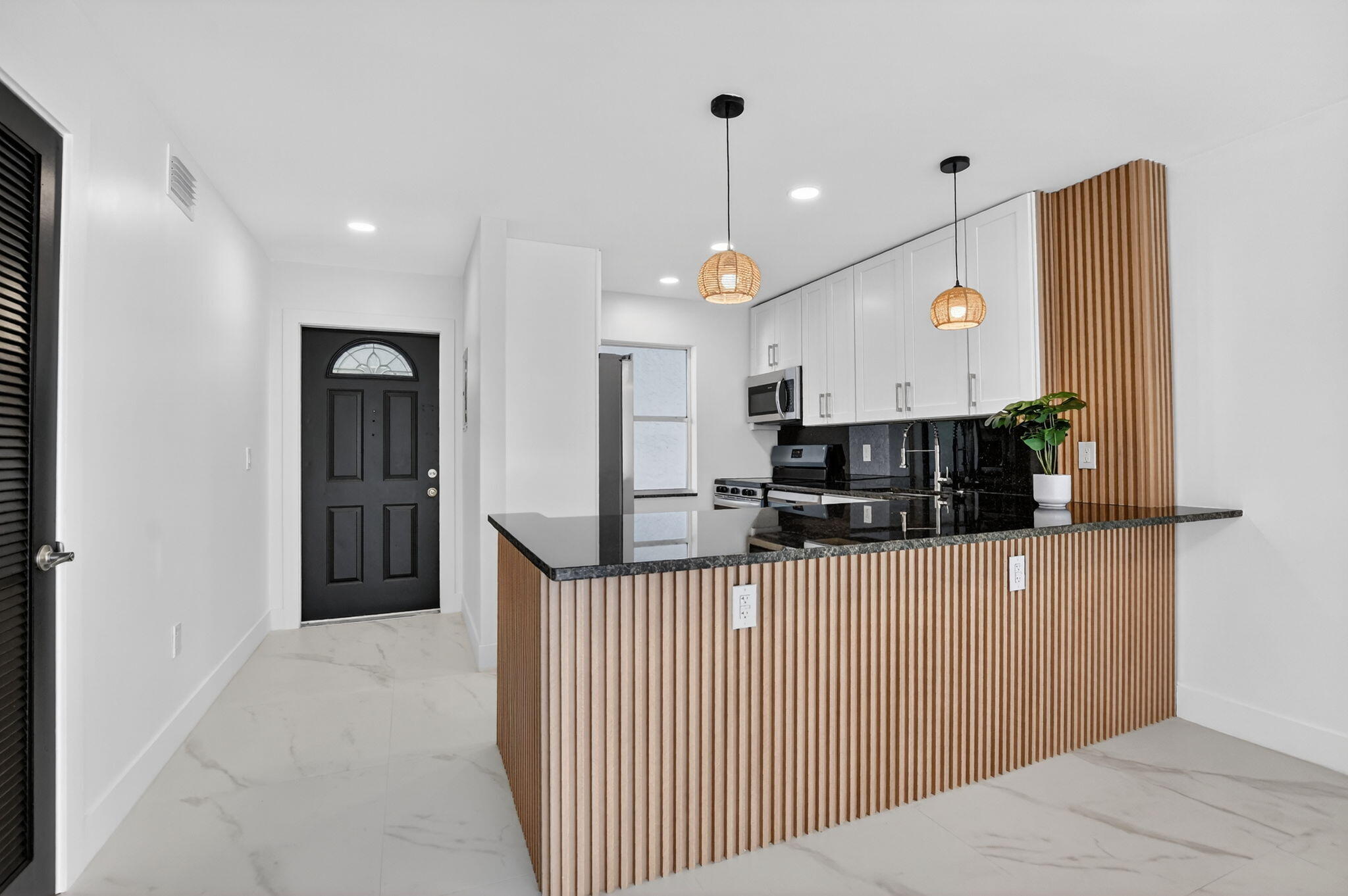 SANDALFOOT SOUTH ONE CONDO PT OF LTS 12, 33 AND 34 - Residential