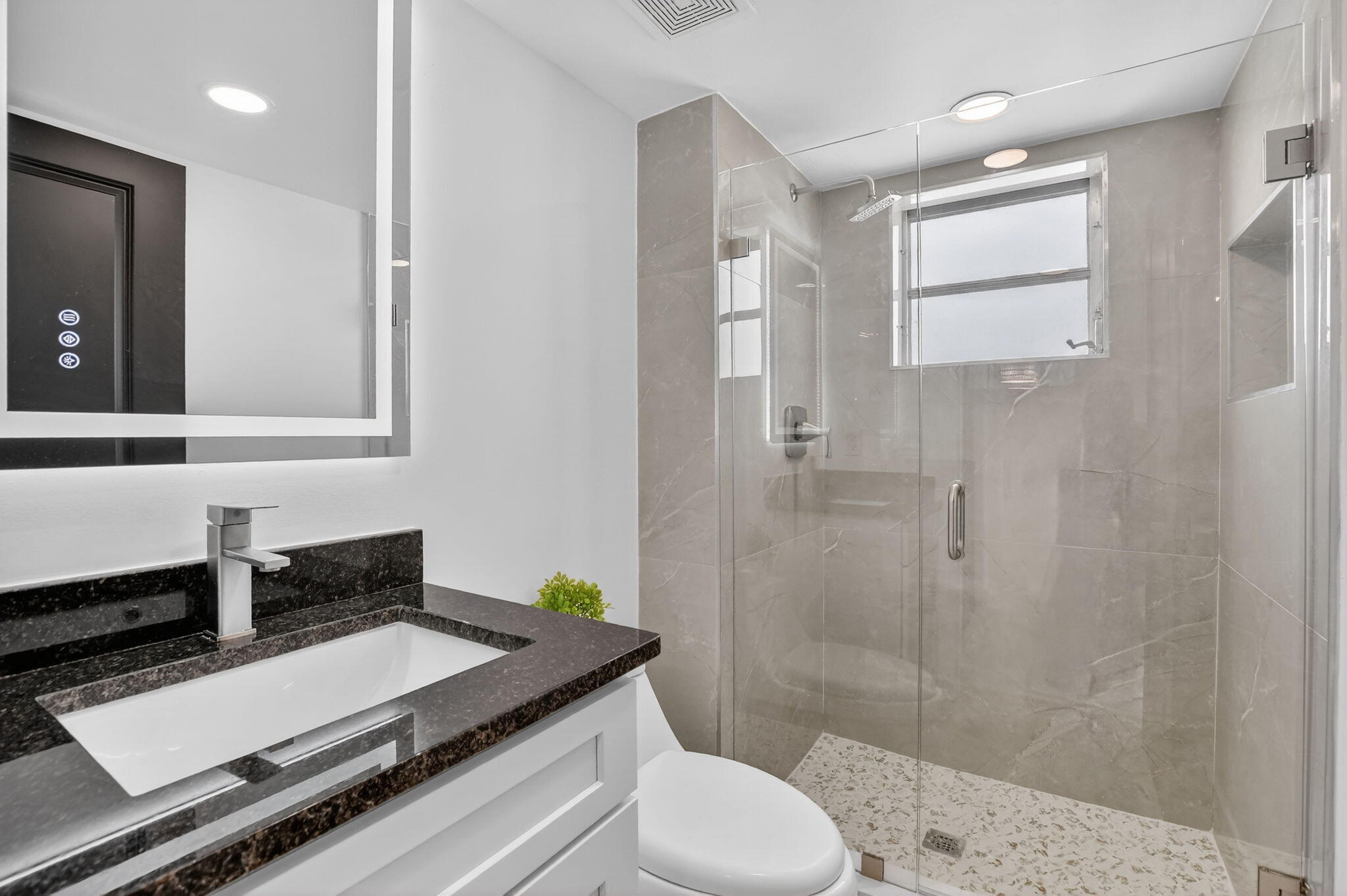 SANDALFOOT SOUTH ONE CONDO PT OF LTS 12, 33 AND 34 - Residential