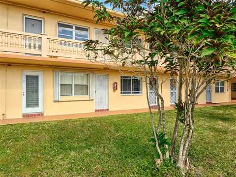 135 NE 202nd Ter Unit N6, Miami Gardens, FL MLS: F10491045