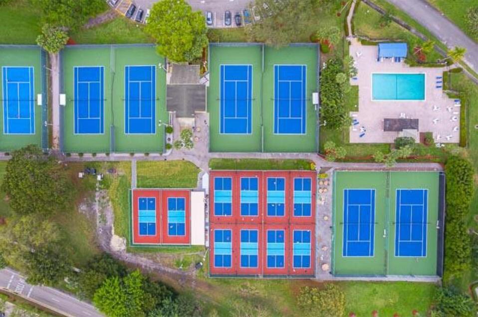 NASSAU VILLAGE WYNMOOR CO - Residential