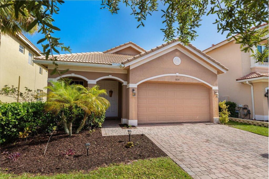 Photo of 1014 NW Leonardo Circle, Port Saint Lucie, FL 34986 (MLS # R11033535)